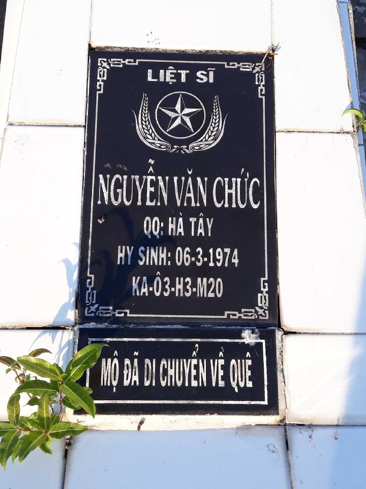 Ảnh mộ liệt sĩ Nguyễn Văn Chức
