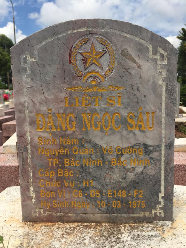 Ảnh mộ liệt sĩ Đặng Ngọc Sáu