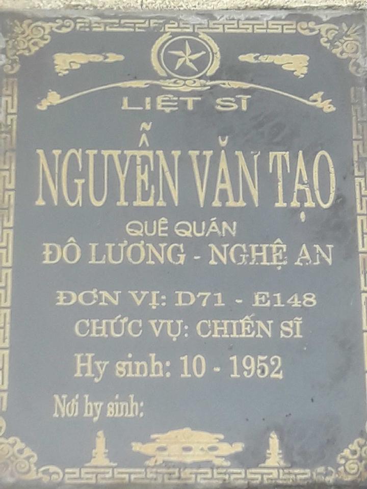 Ảnh mộ liệt sĩ Nguyễn Văn Tạo