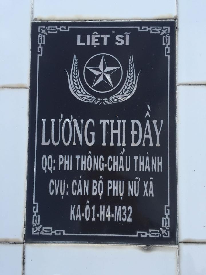 Ảnh mộ liệt sĩ Lương Thị Đầy