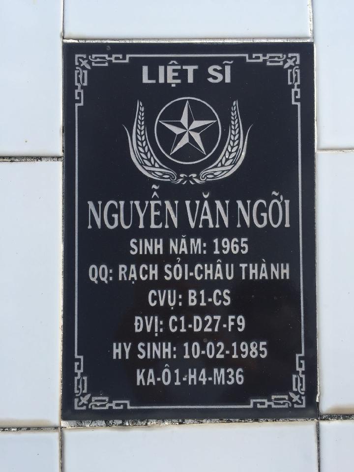 Ảnh mộ liệt sĩ Nguyễn Văn Ngởi