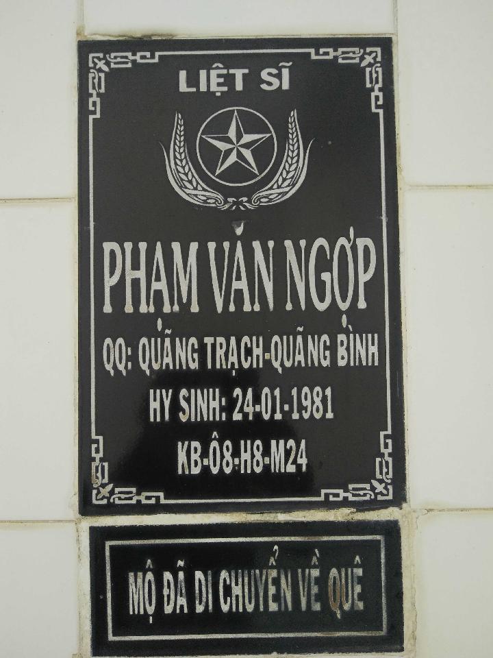 Ảnh mộ liệt sĩ Nguyễn Văn Ngợp