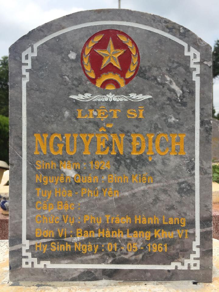 Ảnh mộ liệt sĩ Nguyễn Địch