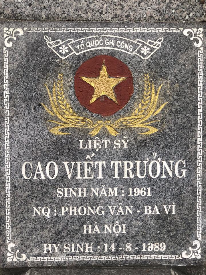 Ảnh mộ liệt sĩ Cao Viết Trưởng