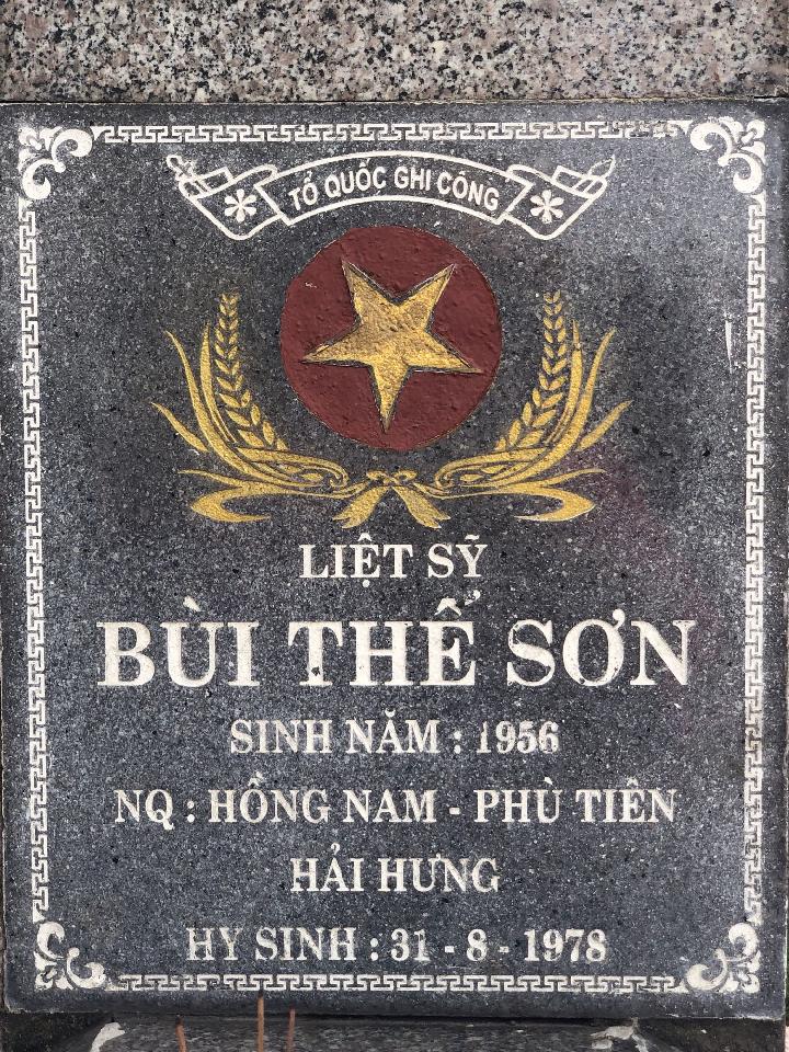 Ảnh mộ liệt sĩ Bùi Thế Sơn