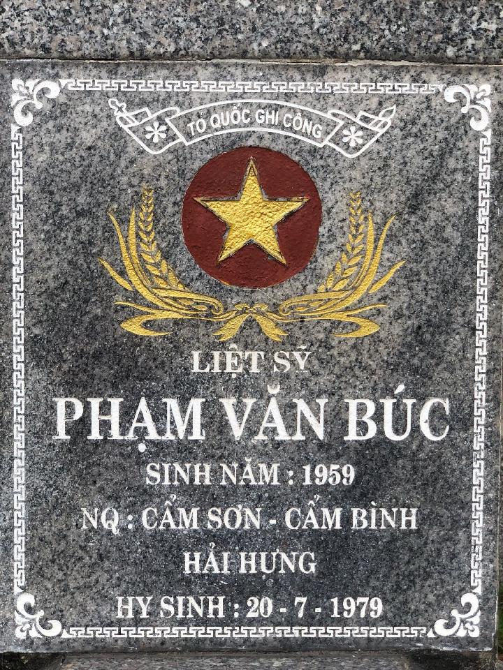 Ảnh mộ liệt sĩ Phạm Văn Búc