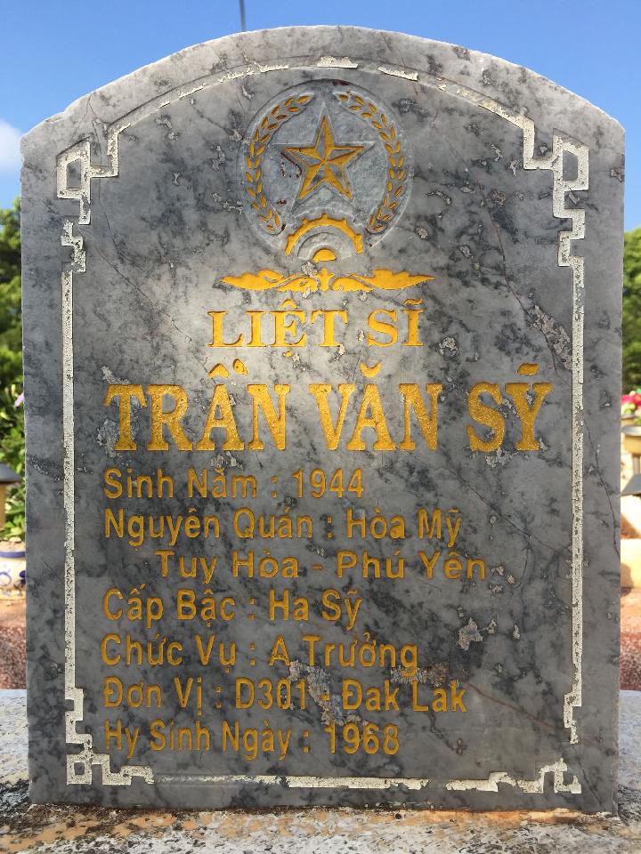 Ảnh mộ liệt sĩ Trần Văn Sỹ