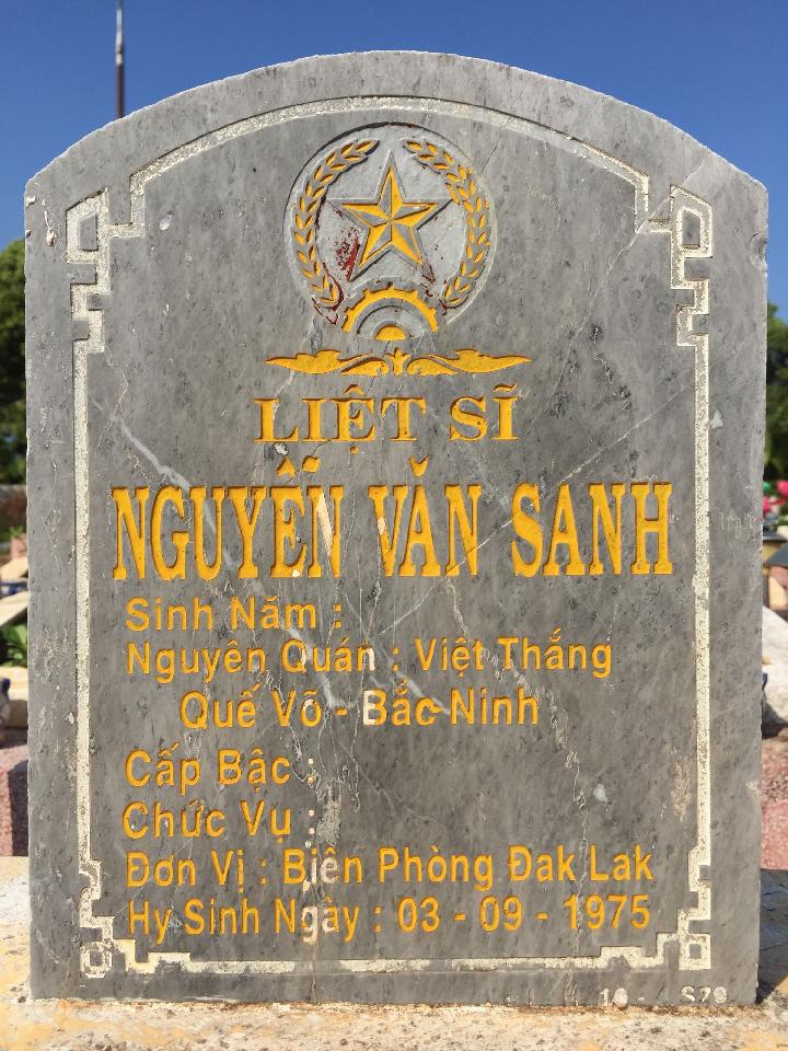 Ảnh mộ liệt sĩ Nguyễn Văn Sanh