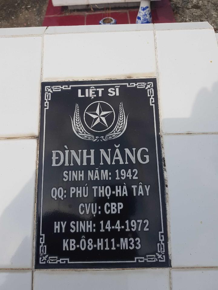 Ảnh mộ liệt sĩ Đình Năng