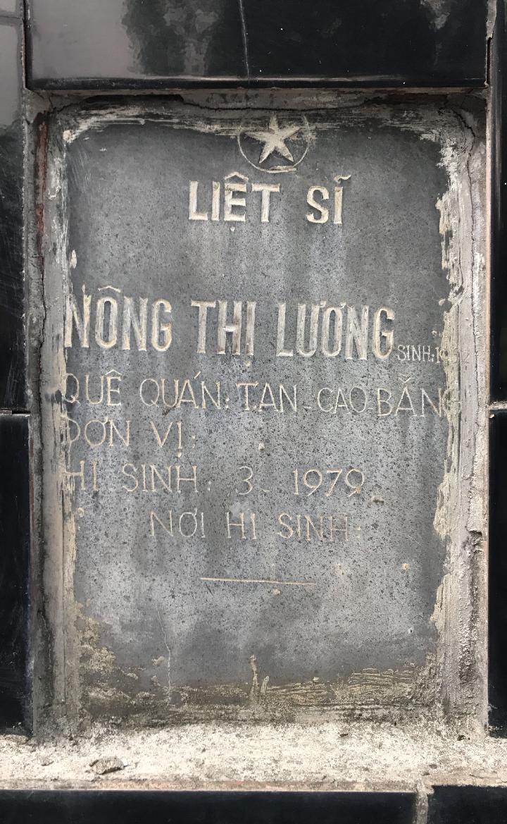 Ảnh mộ liệt sĩ Nông Thị Lương