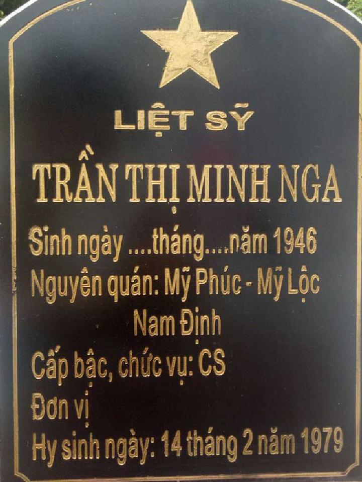 Ảnh mộ liệt sĩ Trần Thị Minh Nga