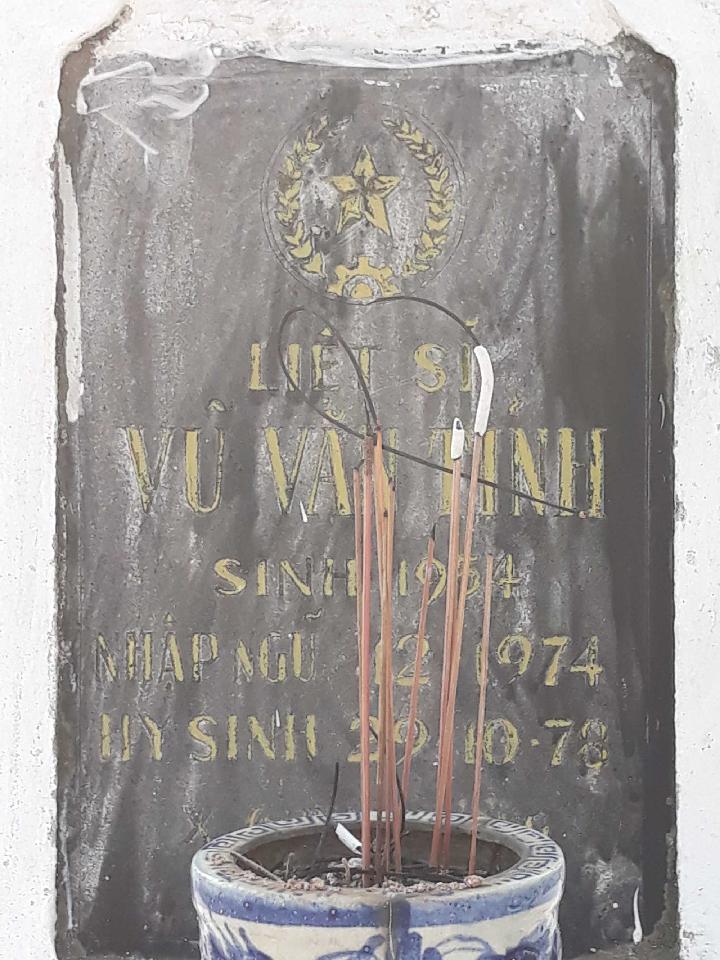 Ảnh mộ liệt sĩ VŨ VĂN TÍNH