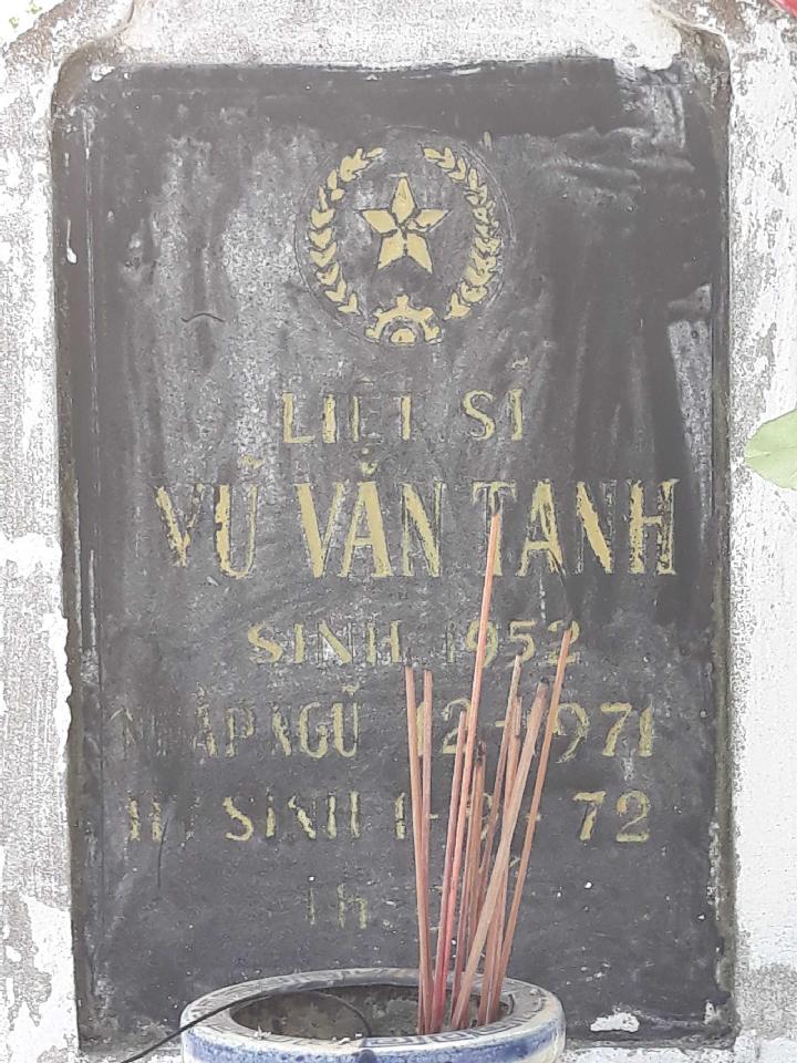 Ảnh mộ liệt sĩ VŨ VĂN TANH