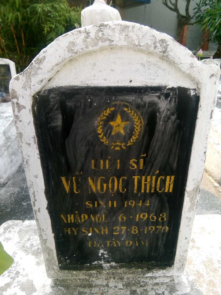 Ảnh mộ liệt sĩ VŨ NGỌC THích