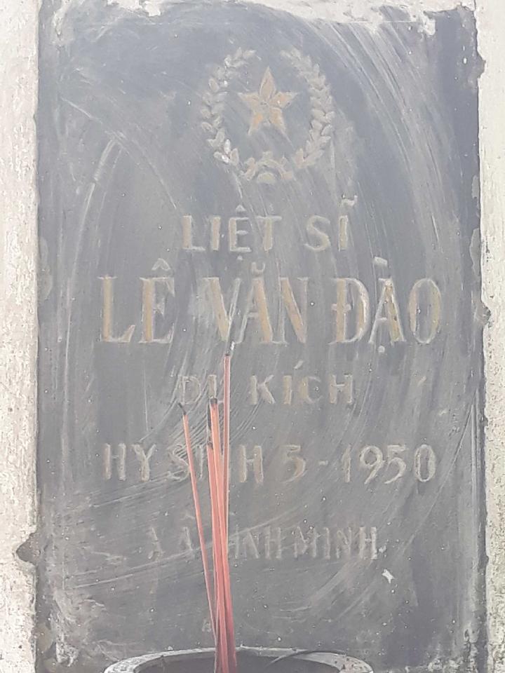 Ảnh mộ liệt sĩ LÊ VĂN ĐÀO
