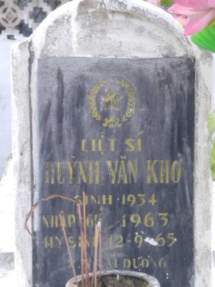 Ảnh mộ liệt sĩ HUỲNH VĂN KHỚ