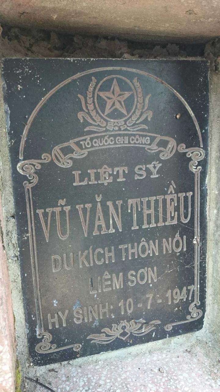 Ảnh mộ liệt sĩ Vũ Văn Thiều