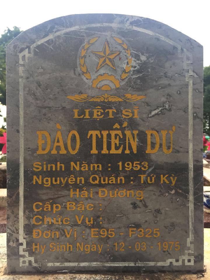 Ảnh mộ liệt sĩ Đào Tiến Dư