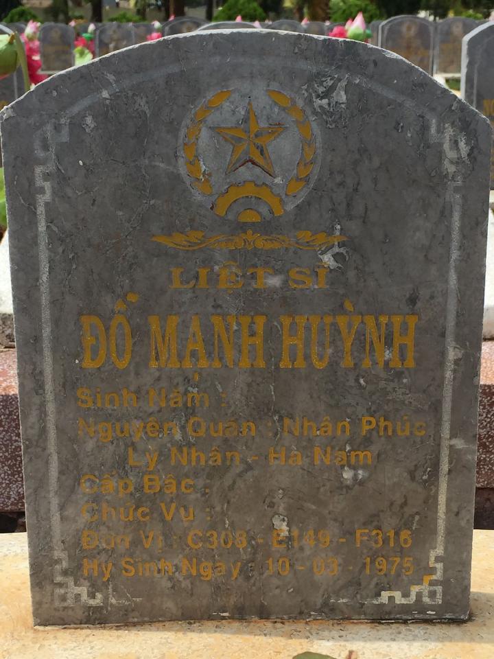 Ảnh mộ liệt sĩ Đỗ Mạnh HUỲNH
