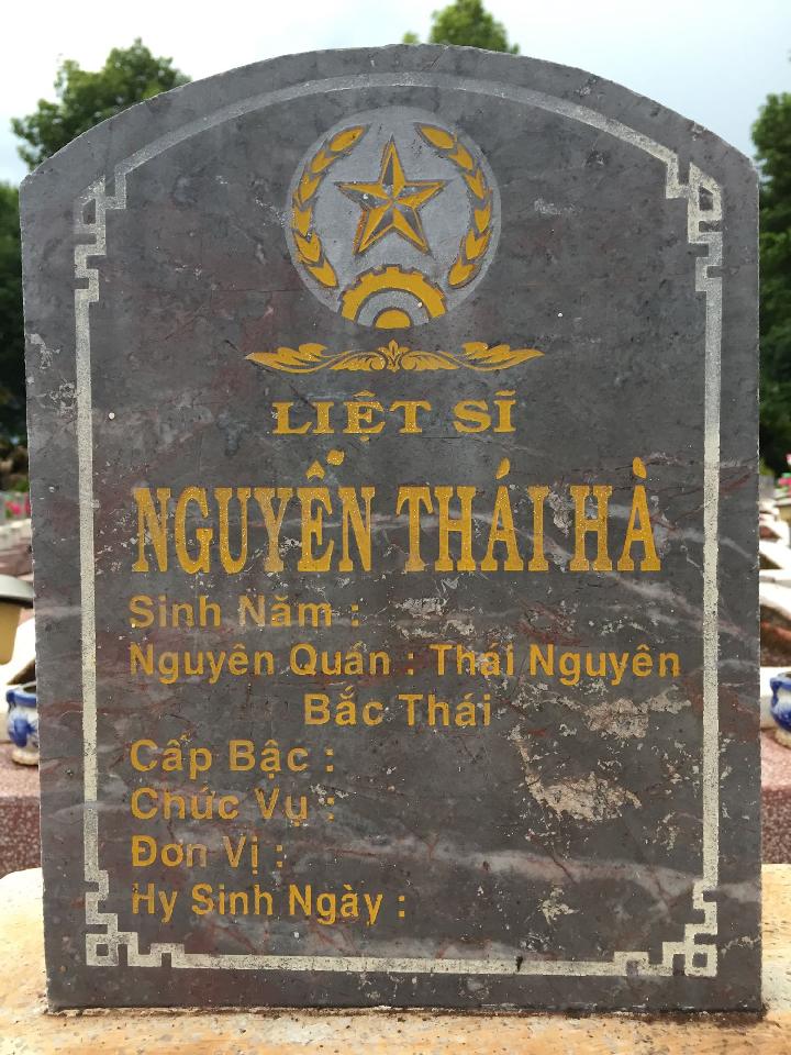 Ảnh mộ liệt sĩ Nguyễn Thái Hà