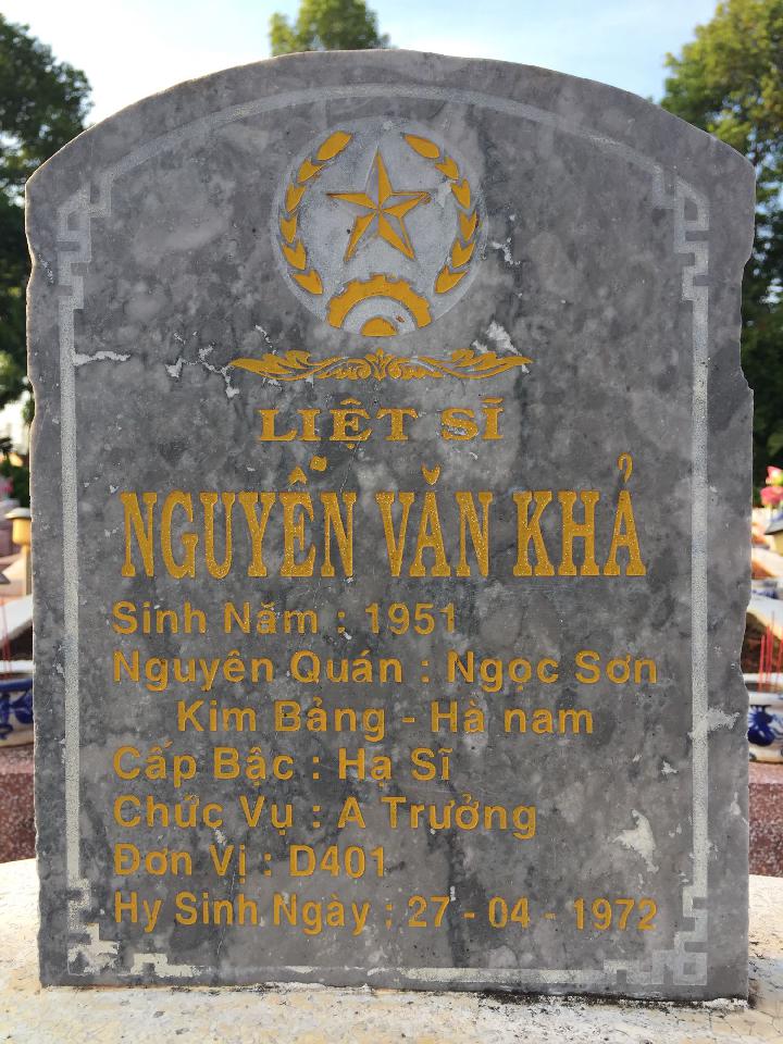 Ảnh mộ liệt sĩ Nguyễn Văn Khả