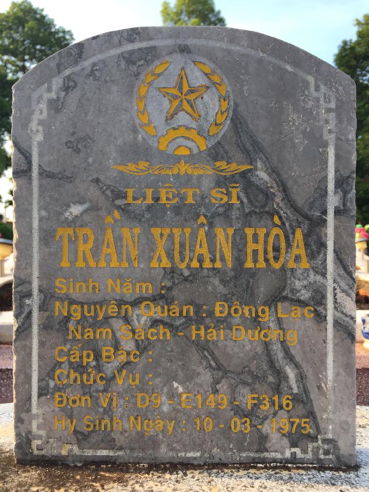 Ảnh mộ liệt sĩ Trần Xuân Hòa
