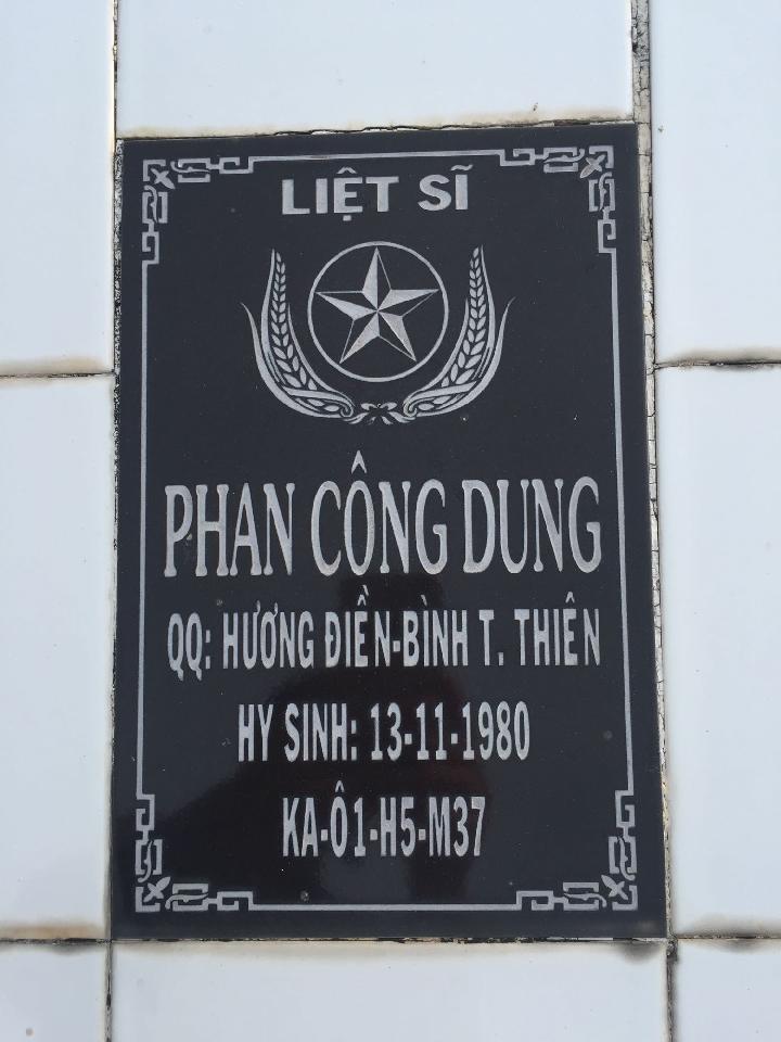 Ảnh mộ liệt sĩ Phan Công Dung