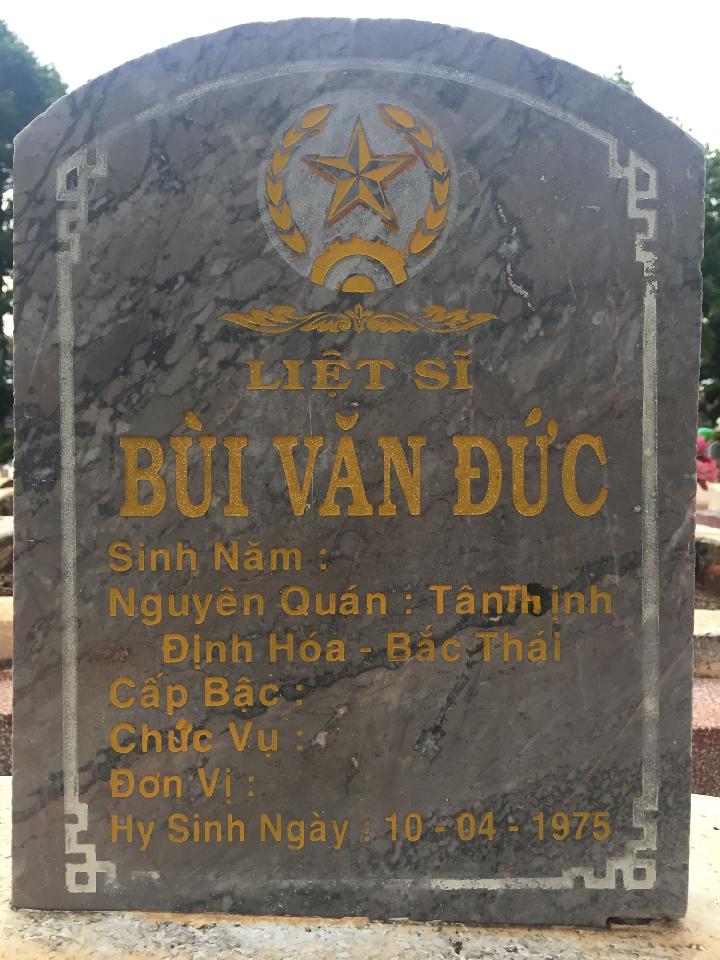 Ảnh mộ liệt sĩ Bùi Văn Đức