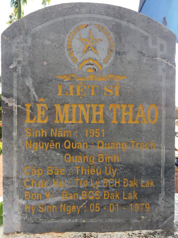 Ảnh mộ liệt sĩ Lê Minh Thao
