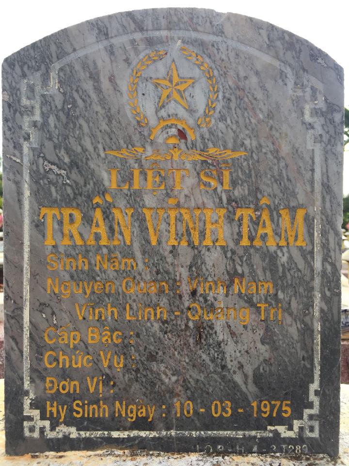 Ảnh mộ liệt sĩ Trần Vĩnh Tâm