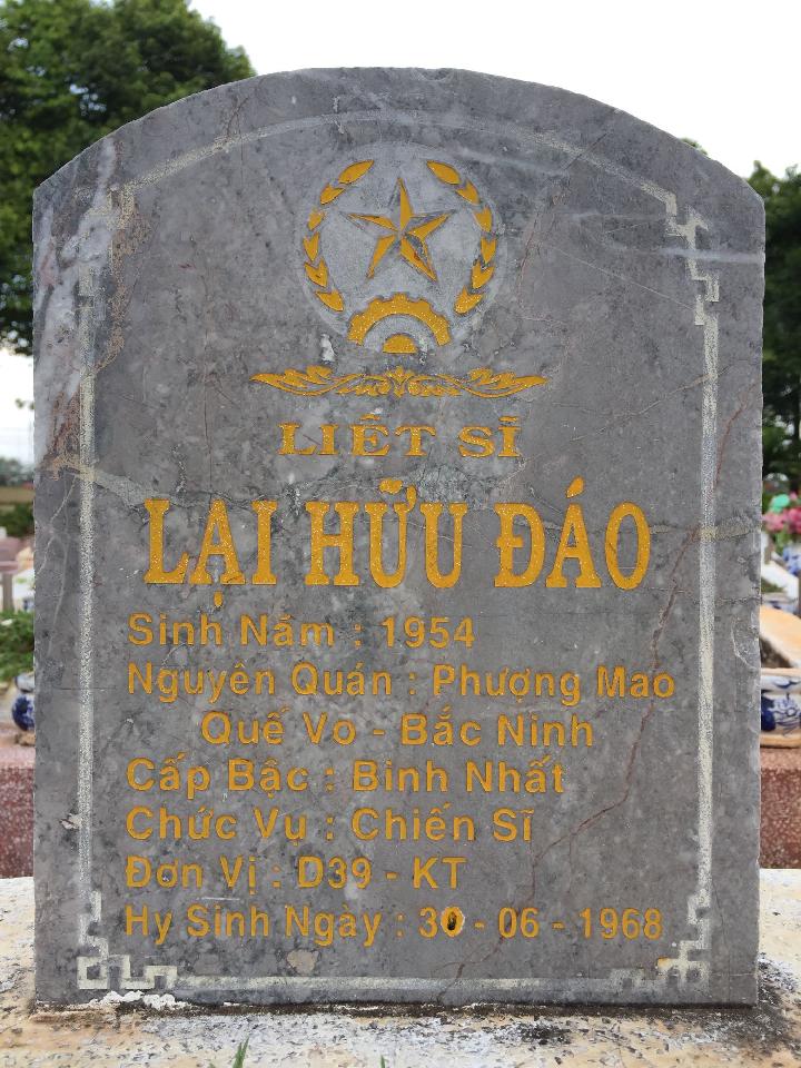 Ảnh mộ liệt sĩ Lại Hữu Đáo