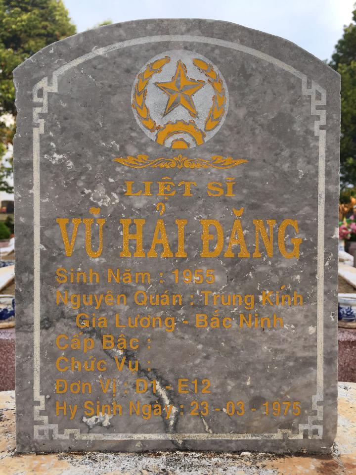 Ảnh mộ liệt sĩ Vũ Hải Đăng