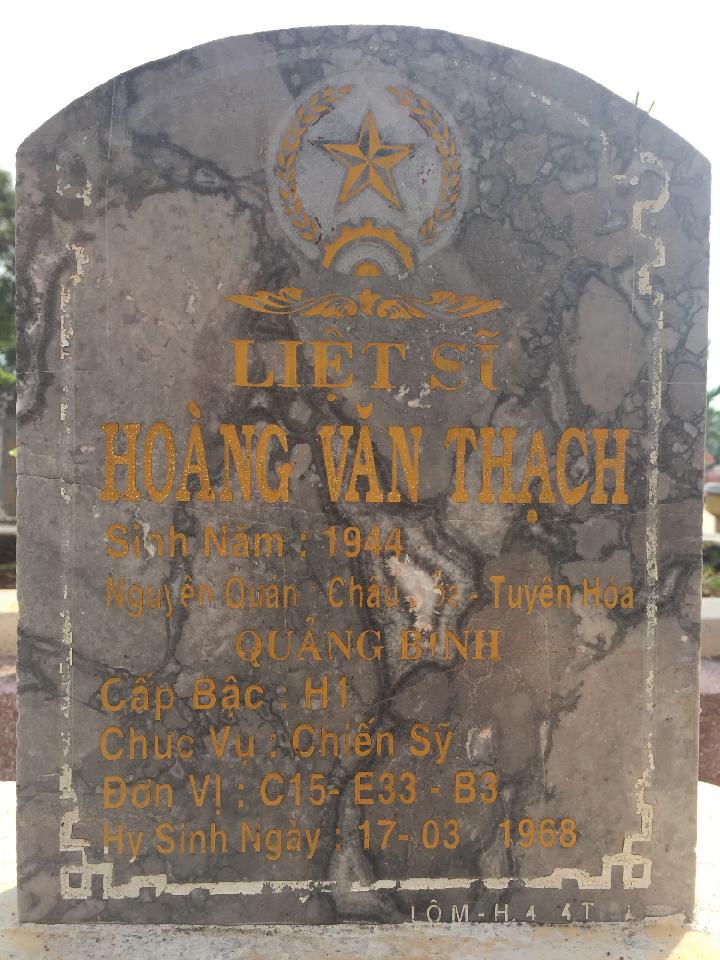 Ảnh mộ liệt sĩ Hoàng Văn Thạch