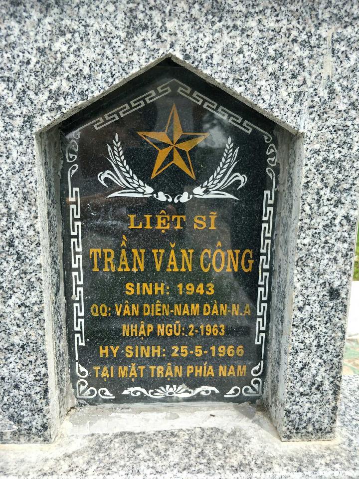 Ảnh mộ liệt sĩ Trần Văn Công