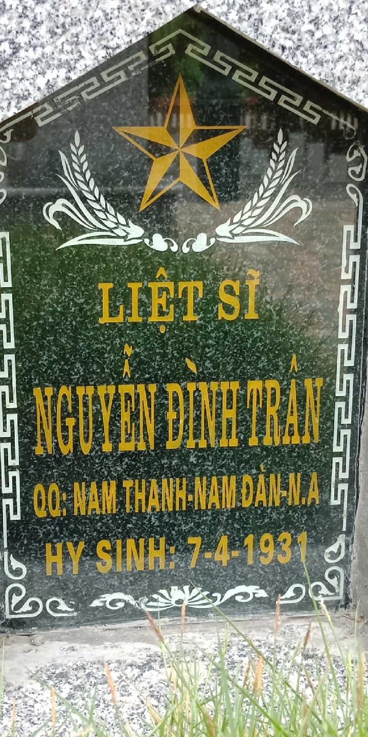 Ảnh mộ liệt sĩ Nguyễn Đinh Trân