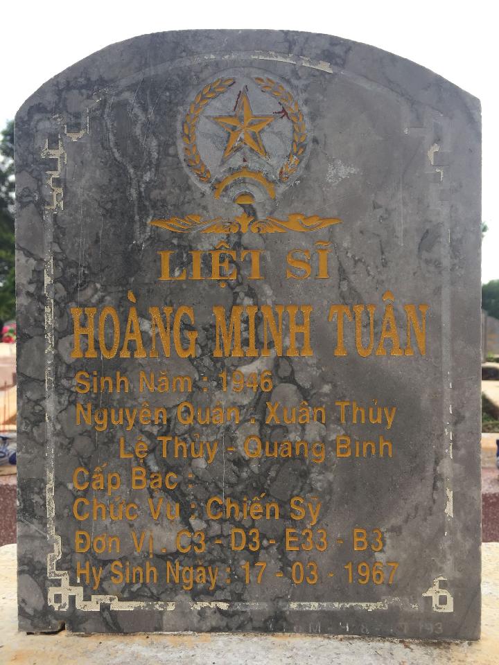 Ảnh mộ liệt sĩ Hoàng Minh Tuân