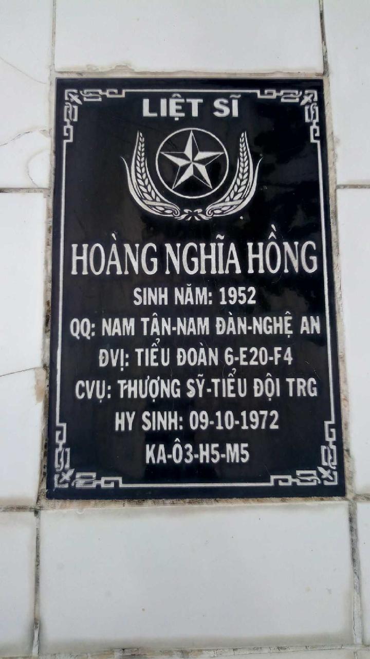 Ảnh mộ liệt sĩ Nguyễn Nghĩa Hồng