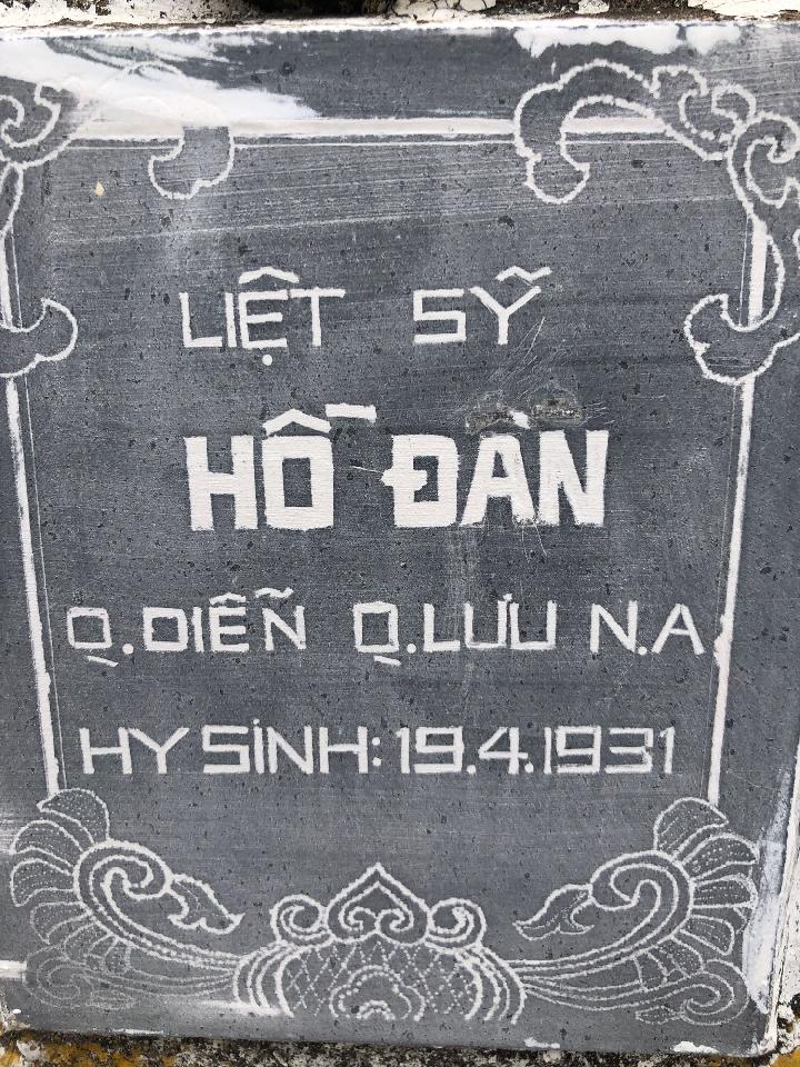 Ảnh mộ liệt sĩ Hồ Dần