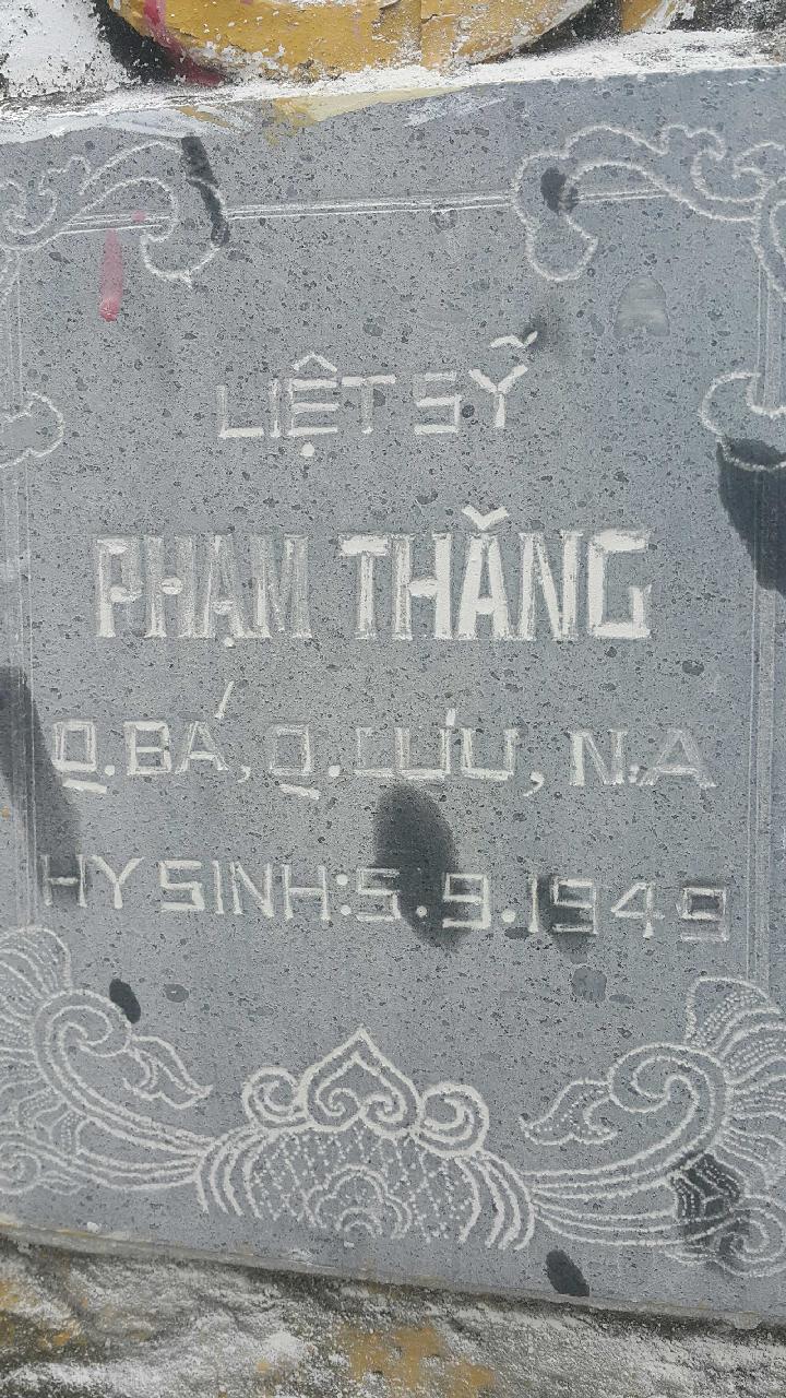 Ảnh mộ liệt sĩ Phạm Thăng