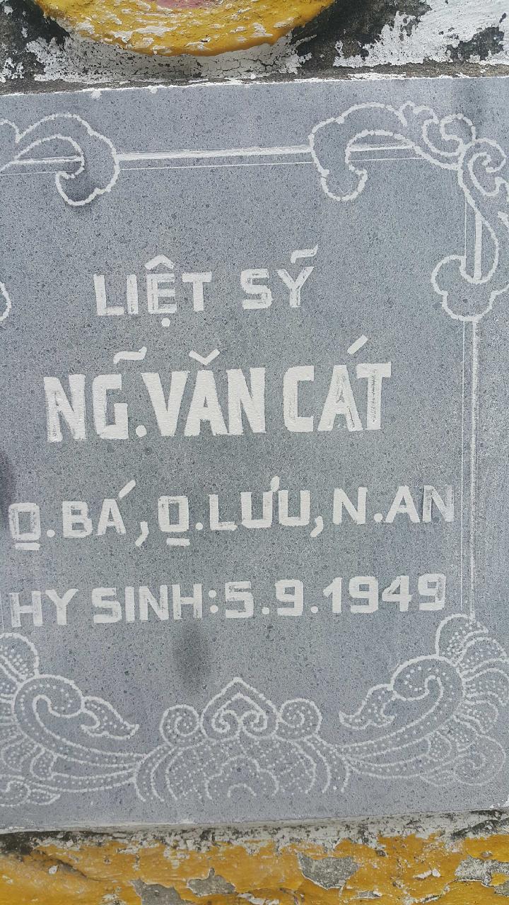 Ảnh mộ liệt sĩ Nguyễn Văn Cát