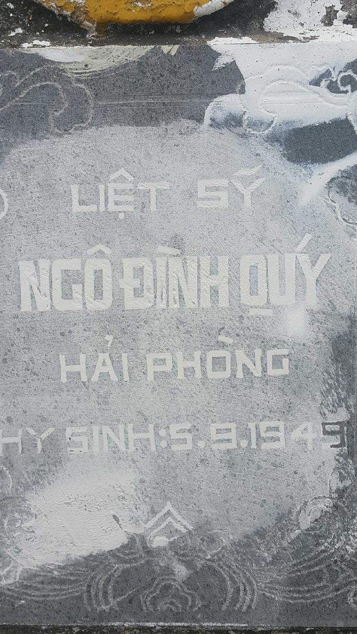 Ảnh mộ liệt sĩ Ngô Đình Quý