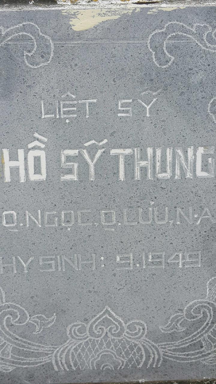 Ảnh mộ liệt sĩ Hồ Sỹ Thung