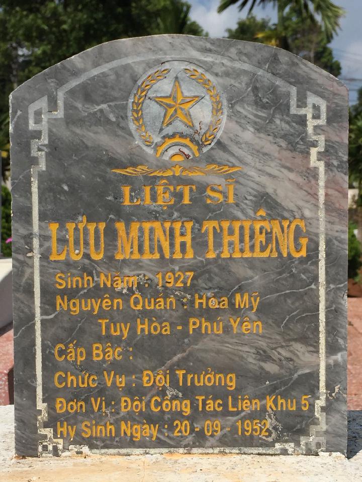 Ảnh mộ liệt sĩ Lưu Minh Thiêng