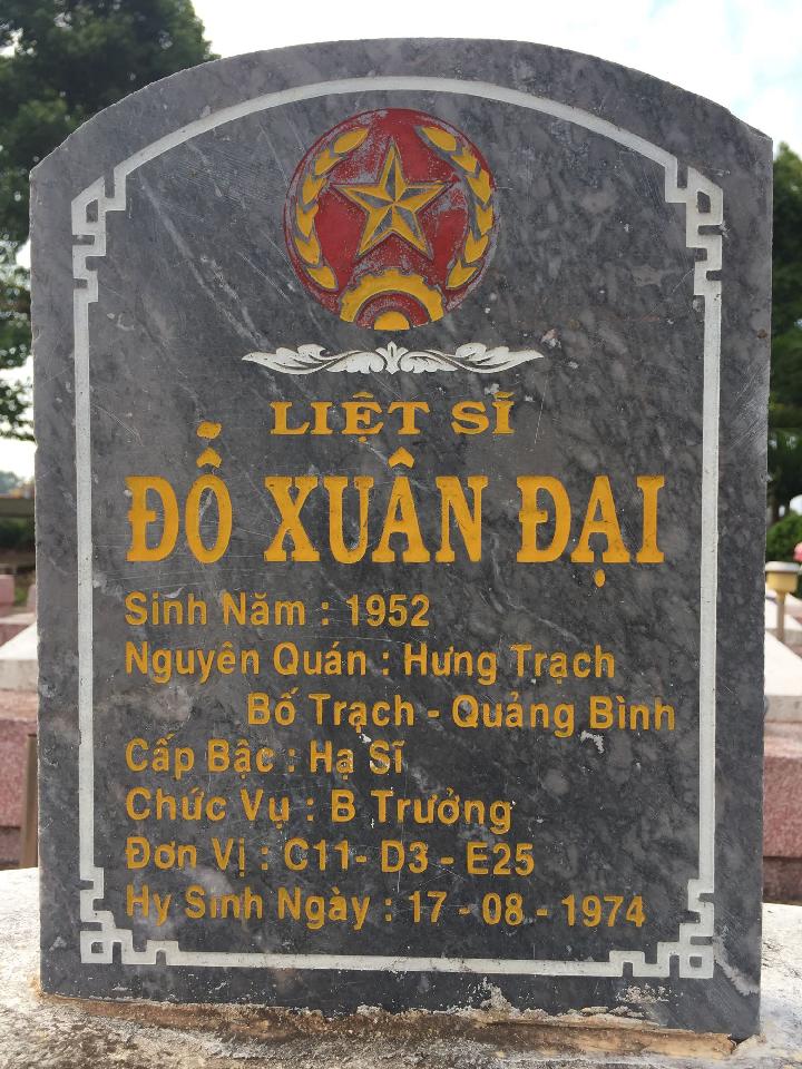 Ảnh mộ liệt sĩ Đỗ Xuân Đại