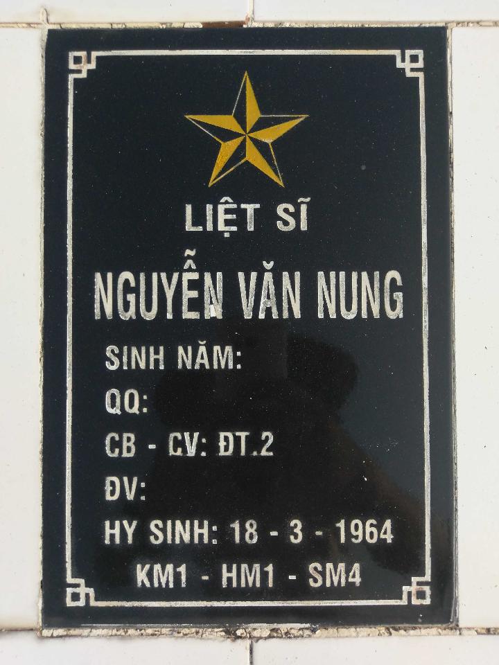 Ảnh mộ liệt sĩ Nguyễn Văn Nung