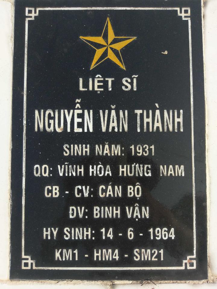 Ảnh mộ liệt sĩ Nguyễn Văn Thành