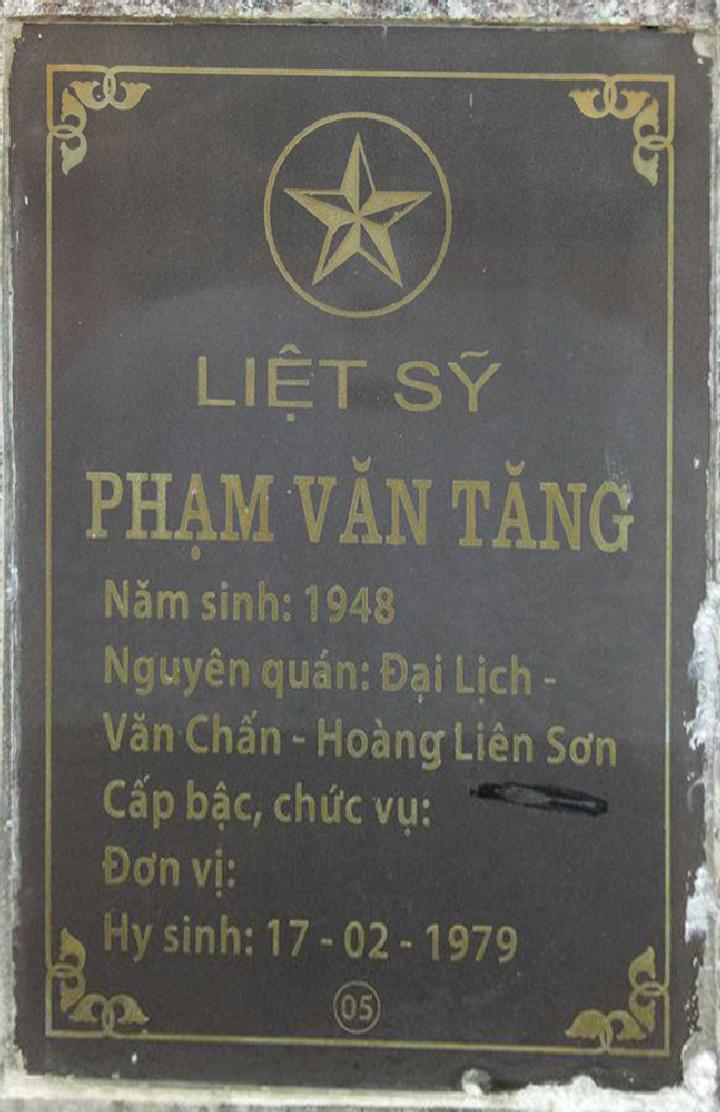 Ảnh mộ liệt sĩ Phạm Văn Tăng