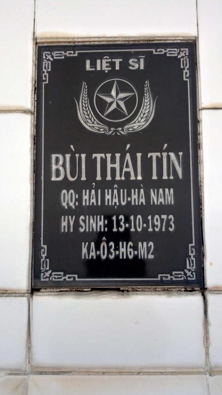 Ảnh mộ liệt sĩ Bùi Thái Tín
