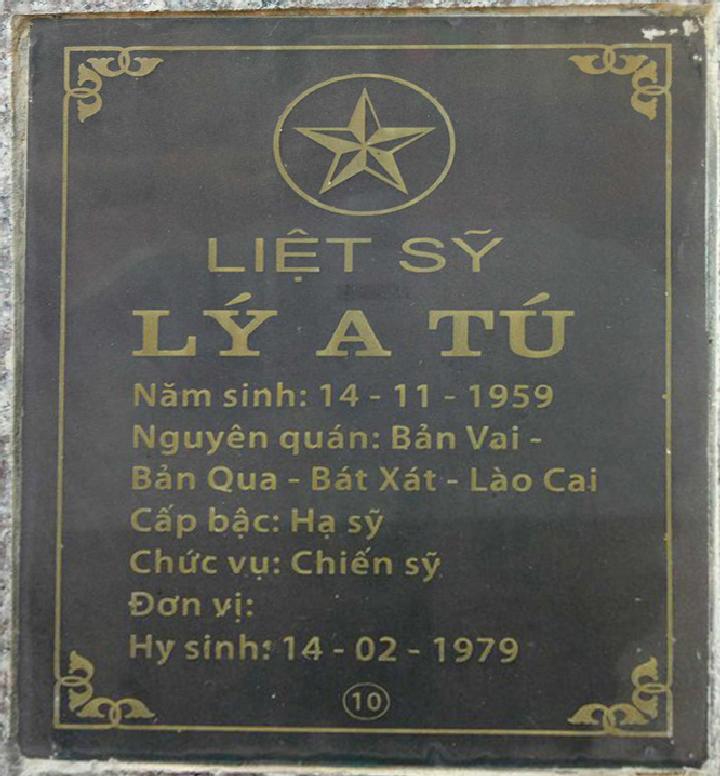Ảnh mộ liệt sĩ Lý A Tú