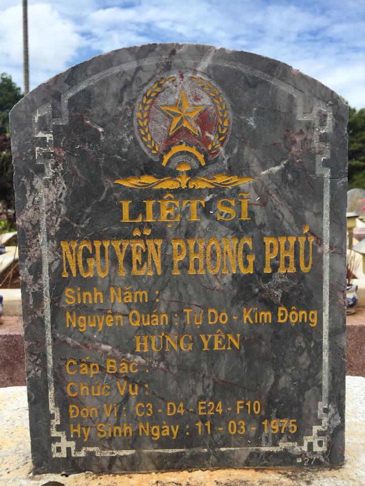 Ảnh mộ liệt sĩ Nguyễn Phong Phú